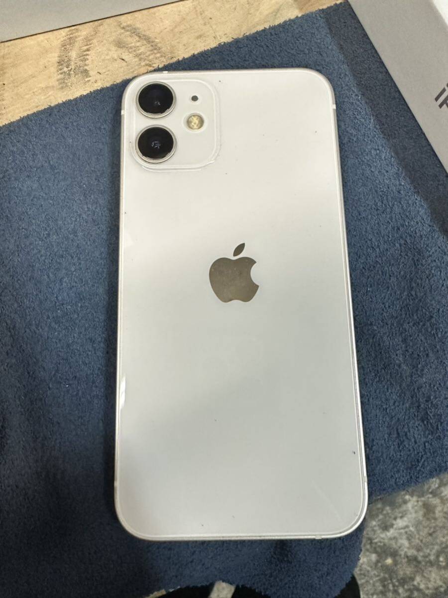 ［美品］Apple アップル iPhone12 mini 64GB ホワイト Apple Store 購入 バッテリー86%_画像3