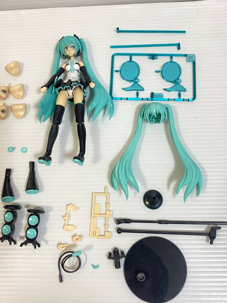 フレームミュージック・ガール 初音ミク　 クリア成型髪の毛パーツ&タンポ無し顔パーツ 限定特典　コトブキヤ プラモデル ジャンク　_画像3