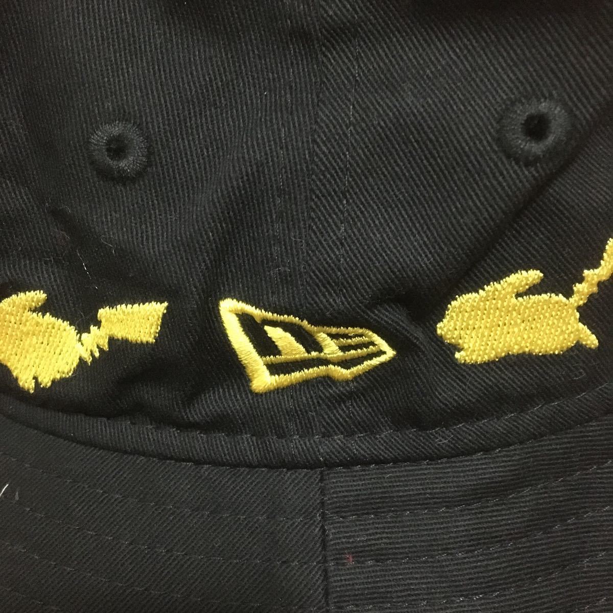 ニューエラ NEW ERA X ポケットモンスター バケットハット ハット 帽子 黒 ブラック ピカチュウ ロゴ 古着 美品 ポケモン_画像2