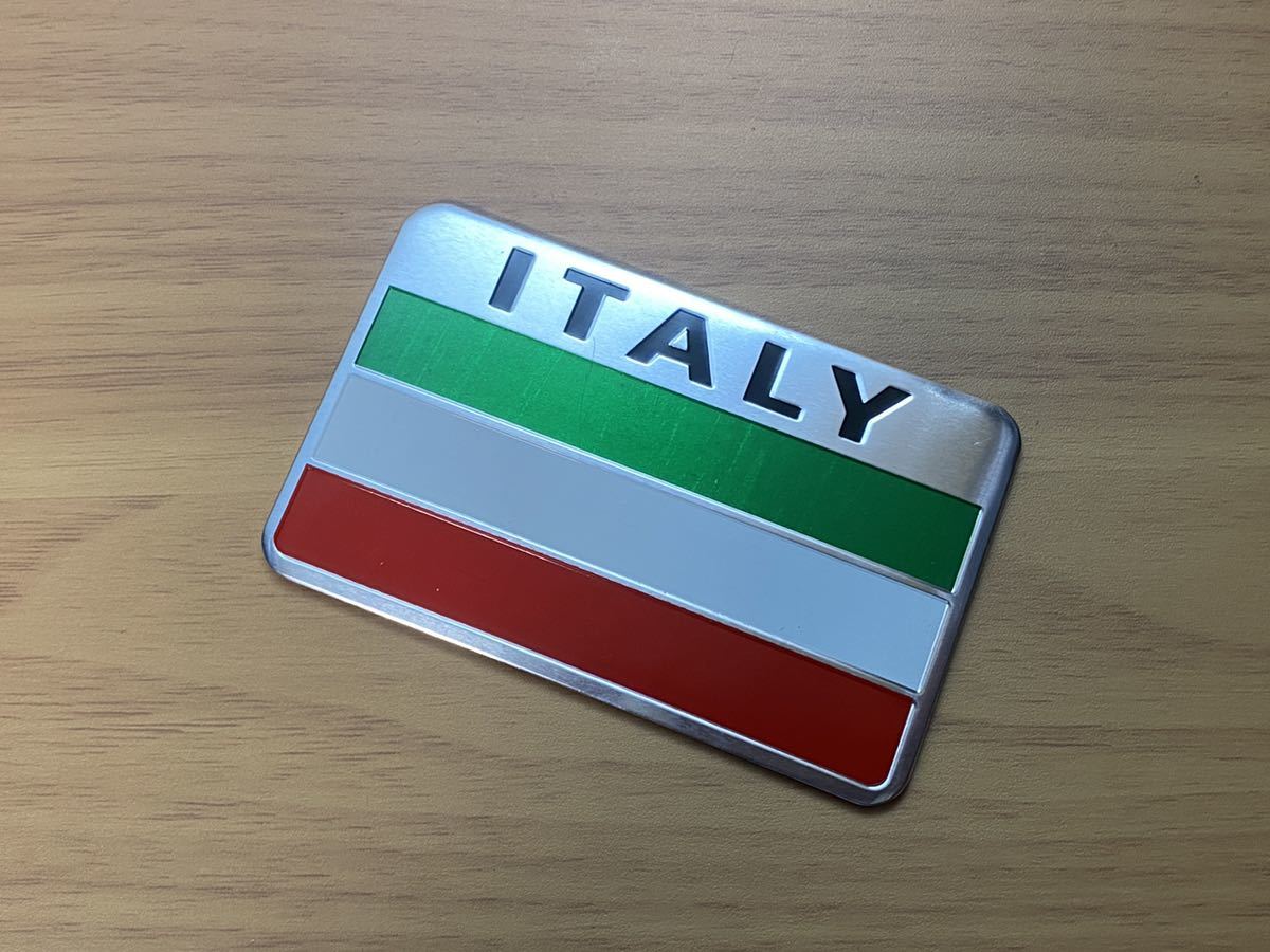 送料無料 イタリア 国旗 アルミ ステッカー シール エンブレム フェラーリ ランボルギーニ アルファロメオ フィアット マセラティ アバルトの画像1