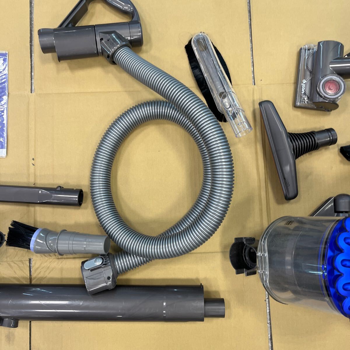 R3/【中古品】dyson 掃除機 クリーナー DC46 タービンヘッド 家電 掃除具_画像3