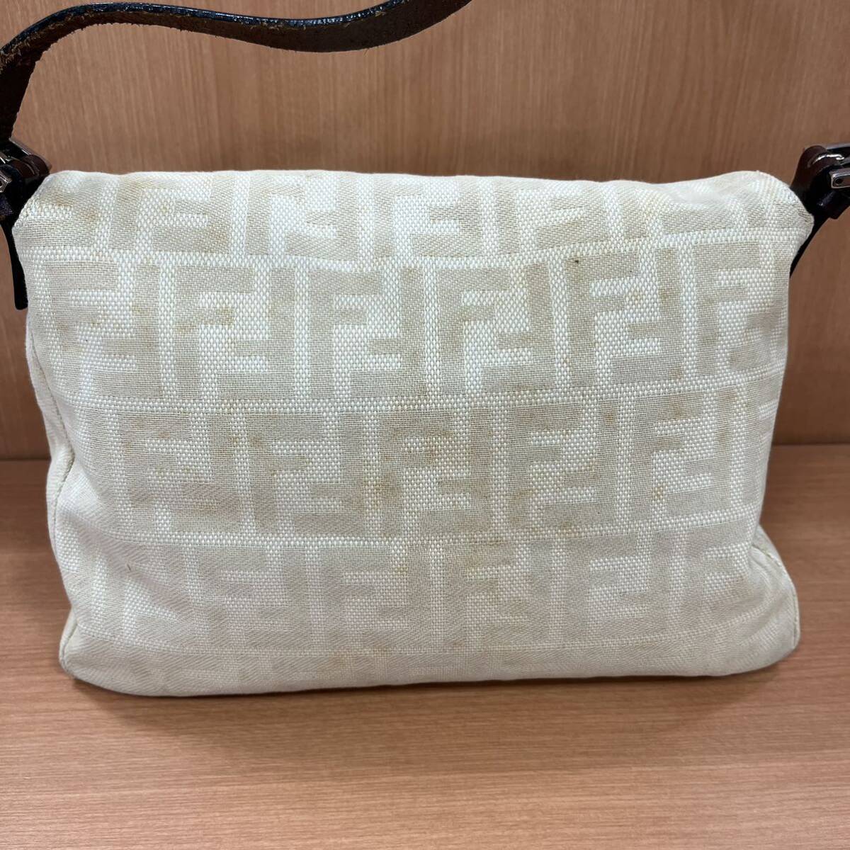 T3126/【中古品】FENDI フェンディ マンマバケット ズッカ ワンショルダーバッグ肩掛け キャンバス _画像2