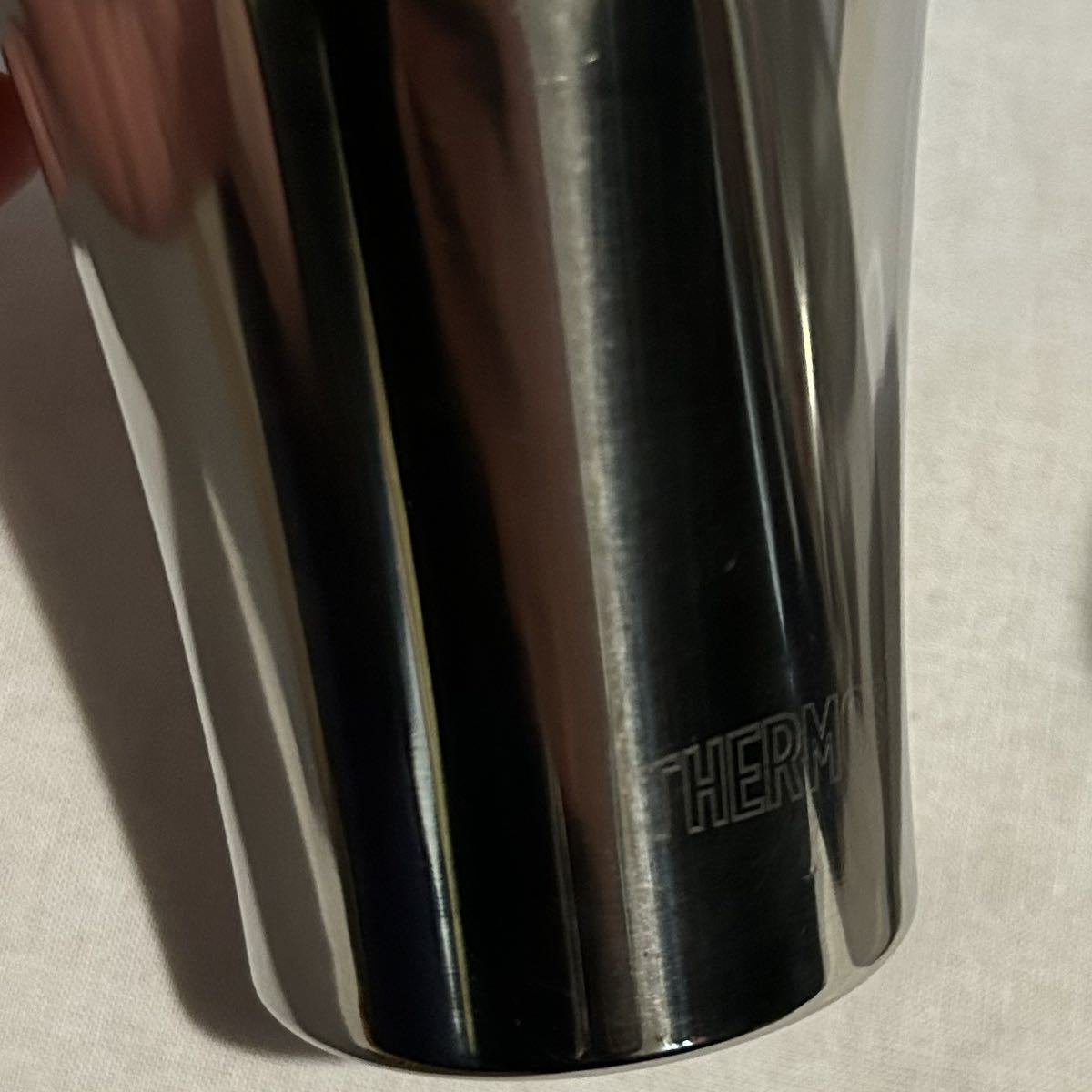 ★THERMOS★真空断熱タンブラー★JCY-400(SM) 052612CA★2個セット★STAINLESS STEEL MIRROR★アメトーーク！千原ジュニアさん紹介★400ml_正面下部の「THARMOS」ロゴ