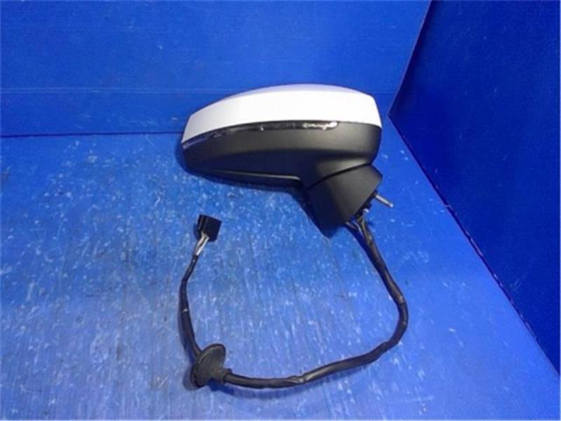  Audi original Audi A3 { 8VCXS } right side mirror P60403-24003122