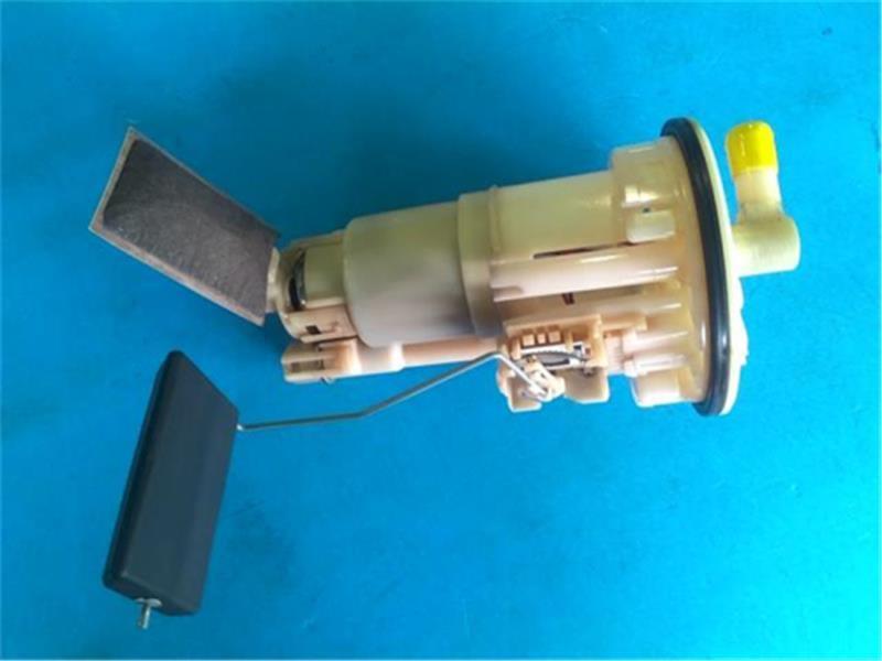  Daihatsu original Hijet { S500P } fuel pump P70300-24002387