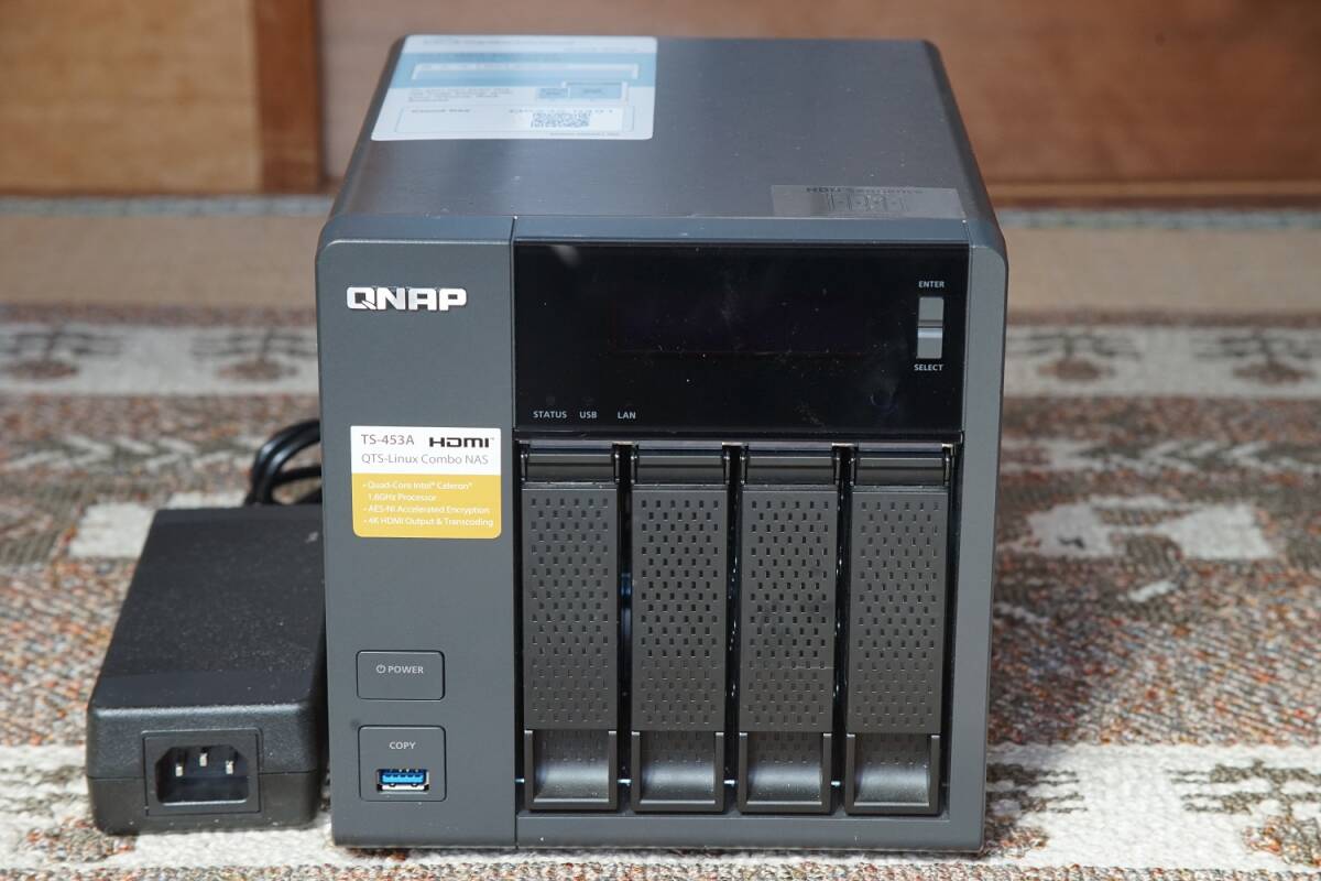 QNAP TS-453A 4ベイ NAS（Intel Quad-Core Celeronモデル）（中古、現状渡し） QTS5.1の画像1