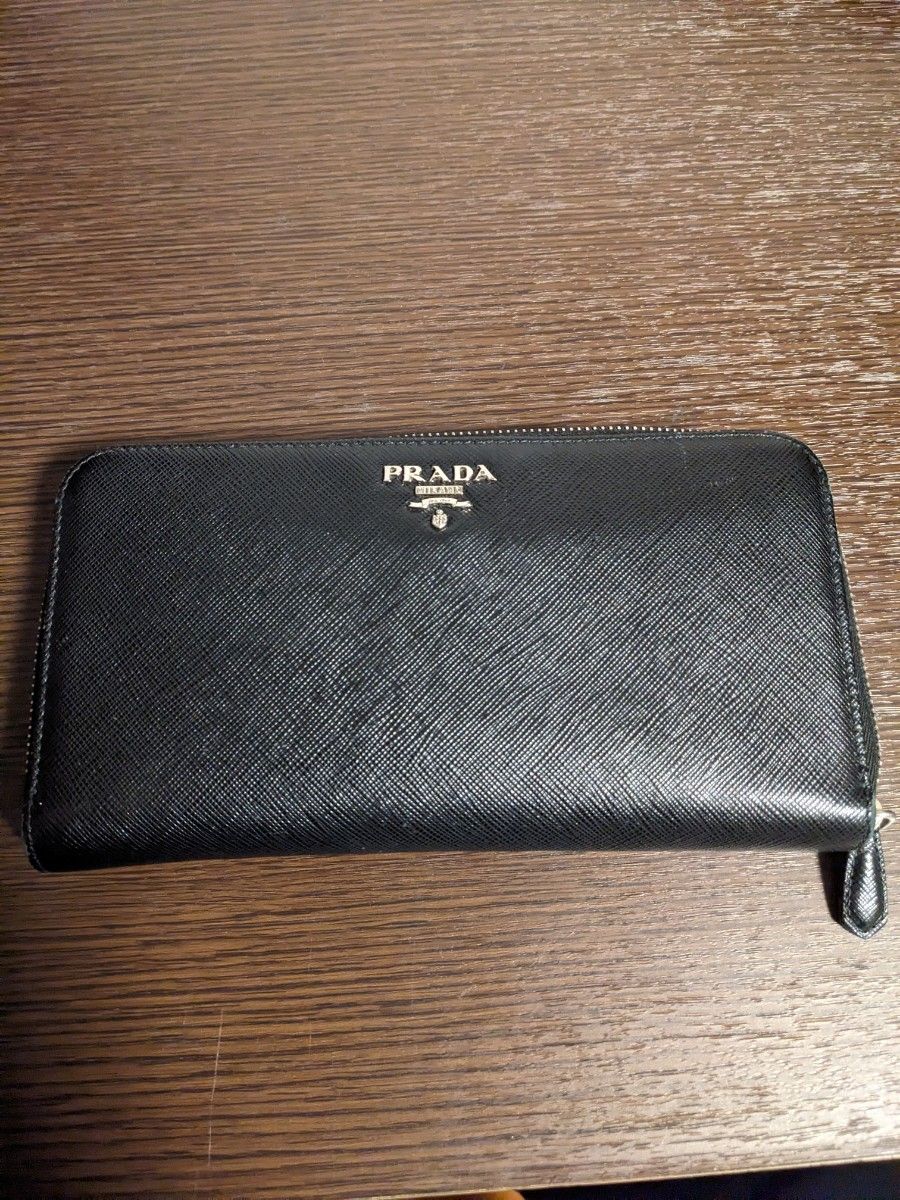 PRADA 長財布 ラウンドファスナー 黒