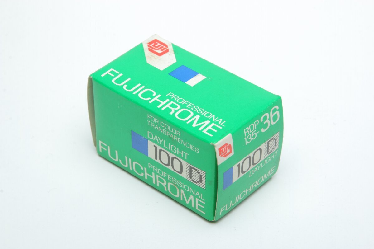 ※【新品未開封・期限切】 36枚撮 35mm 35ミリ FUJIFILM FUJICHROME 富士フィルム フジクローム 100D カラーリバーサルフィルム 箱付 c0145_画像3