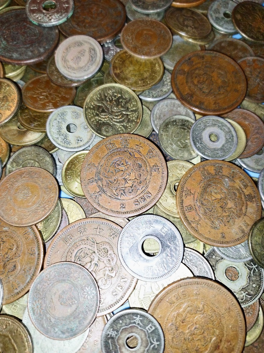 C77　日本古銭　銀貨と各種銅貨のおまとめ　2銭龍銅貨　稲菊5銭白銅貨　など_画像3