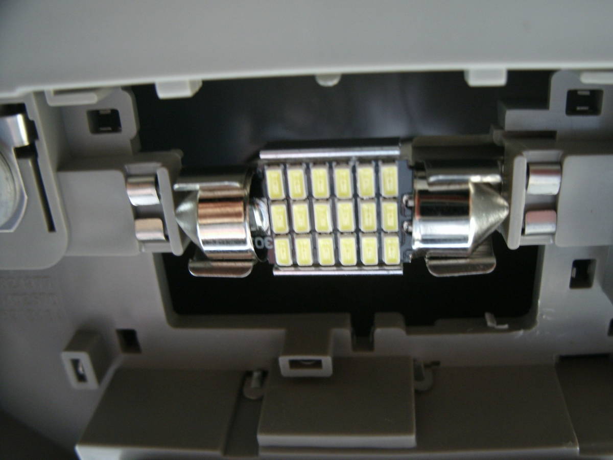 車中泊に　LEDルームランプ　T10×31mm 18SMD ヒートシンク付き_画像7