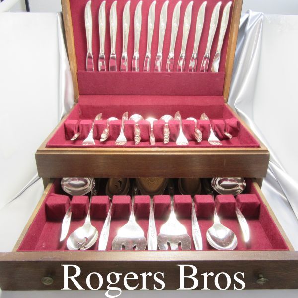 【Rogers Bros】 薔薇のレリーフ ディナーセット 12名用サーバー付き74本組 【シルバープレート】 専用チェスト