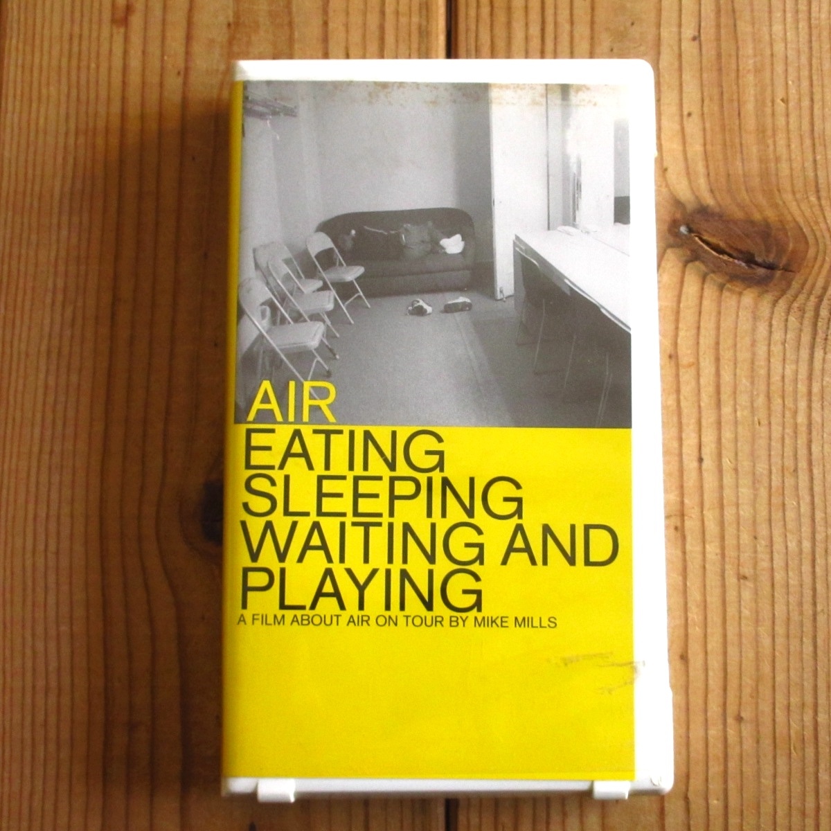 AIR / Eating Sleeping Waiting And Playing - A Film About Air On Tour / Mike Mills [Source / ASW92299-3]_画像1