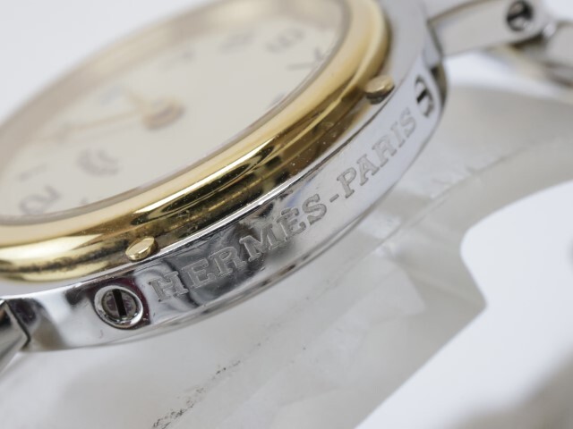2403-538B エルメス クオーツ 腕時計 HERMES クリッパー 日付 クリーム文字盤 金色ベゼル 純正 コンビカラーブレスの画像3
