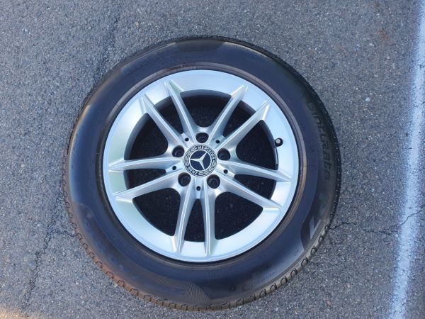 中古★メルセデスベンツ Aクラス 純正 ホイールとタイヤ4本セット★16×6.5J +44 112 5穴・ピレリ 205/60R16 YHBEZ-125の画像3