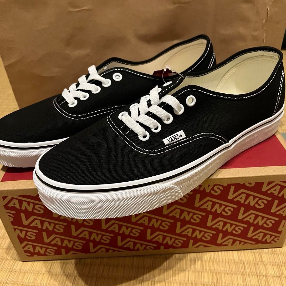 新品未使用送料無料☆VANS スニーカー USA規格オーセンティック26.5cm