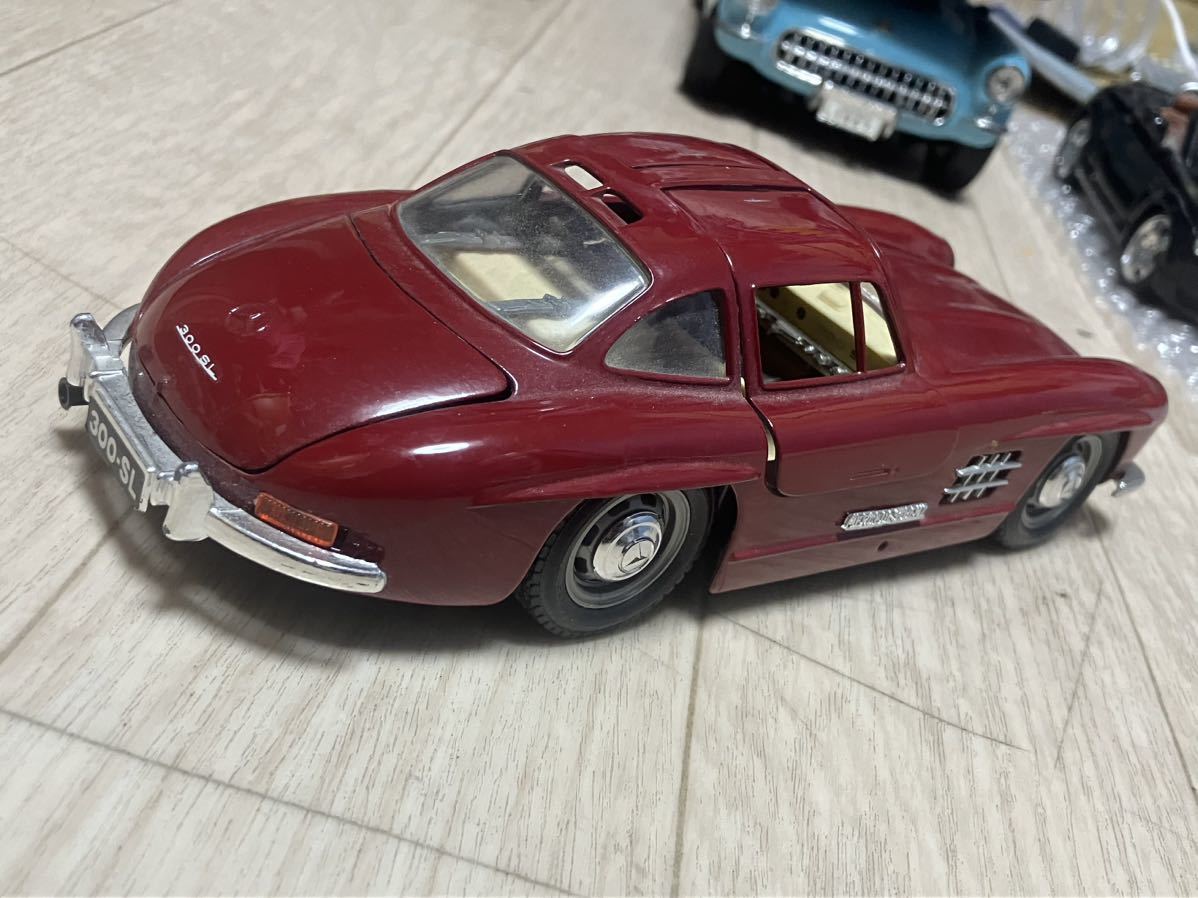 1/24 ブラーゴ メルセデス・ベンツ ミニカー レッド burago 赤 300-SL ガルウィング ビンテージカー _画像2