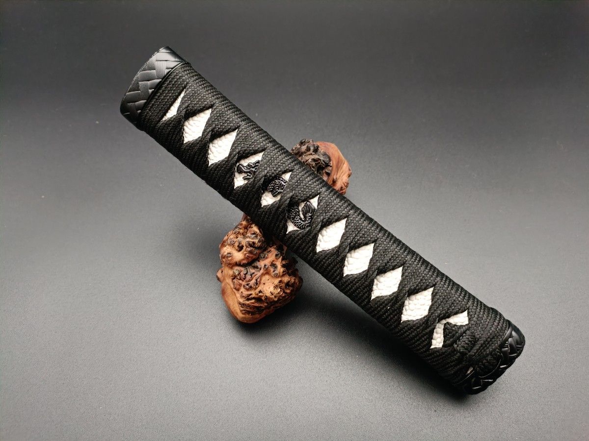 JN36　日本刀柄　新品　全長約20CM　合成鮫皮　木柄　黒色綿巻　目釘付　 刀柄