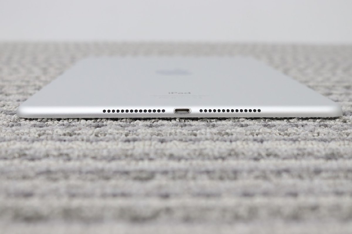 T【WiFiモデル】Apple / iPad Air2 / 第2世代(2014年) / MNV62J/A / A1566 / 32GB / 初期化済 / 動作OK_画像4