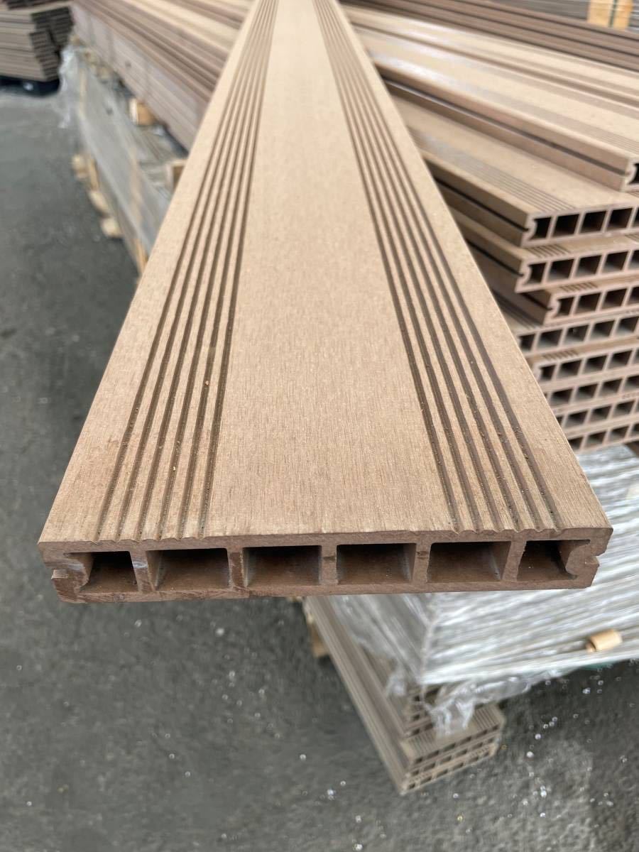 ウッドデッキ 床板材 樹脂製 人工木 DIY ウッドデッキ　人工木 DIY ブラウン 3900mm×180ｍｍ×30mm 引き取り大歓迎7_画像5