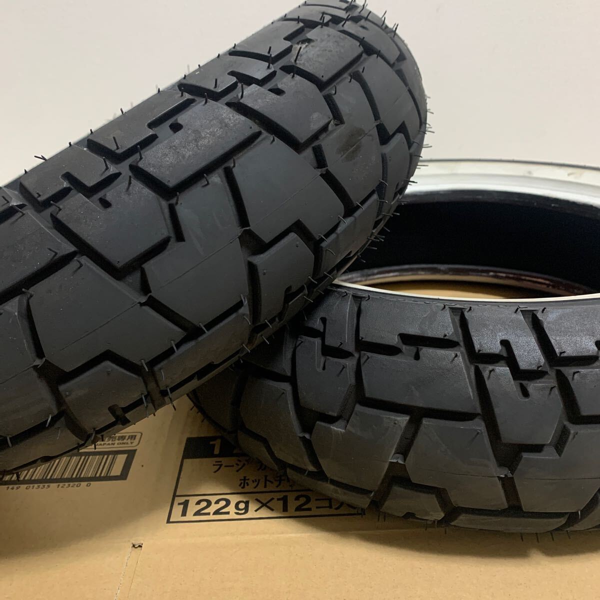 ホンダ（HONDA）モンキー125用　Vee Rubber ホワイトリボンタイヤ　前後セット　9分山　サイズ:120/80-12 65J / 130/80-12 69J_画像2