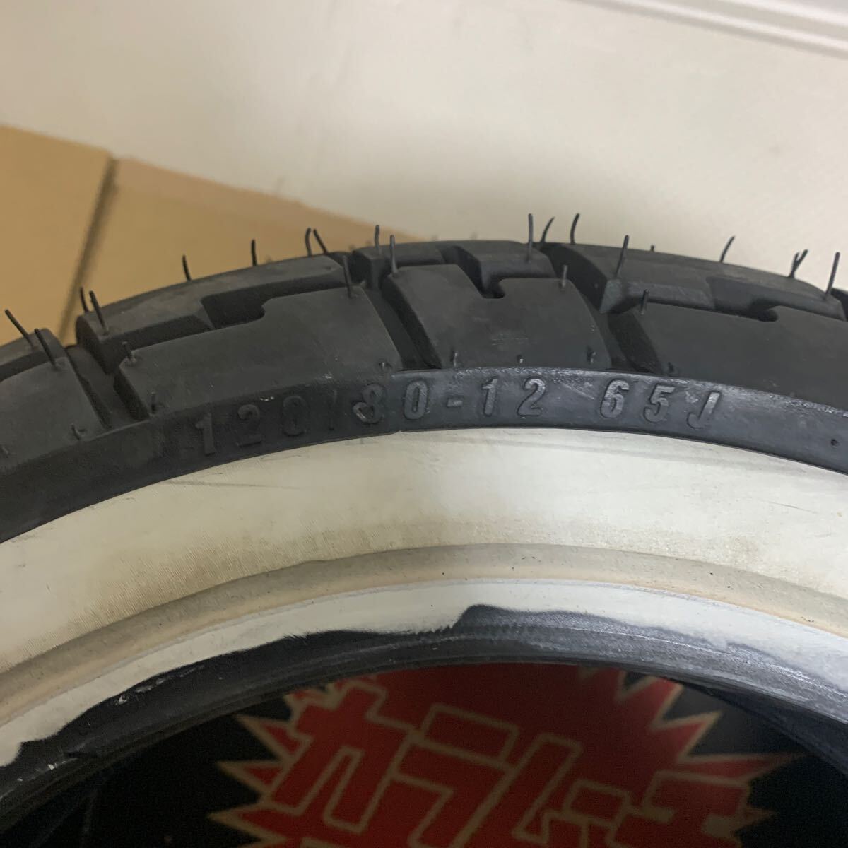 ホンダ（HONDA）モンキー125用　Vee Rubber ホワイトリボンタイヤ　前後セット　9分山　サイズ:120/80-12 65J / 130/80-12 69J_画像3