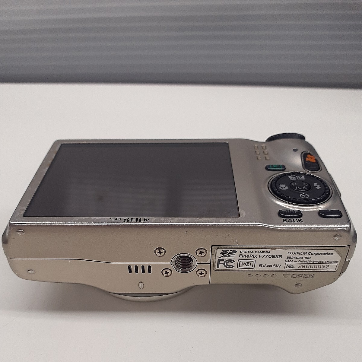 【ジャンク品】FUJIFILM フジフィルム コンパクトデジタルカメラ FinePix F770EXR 充電器付き　み_画像7