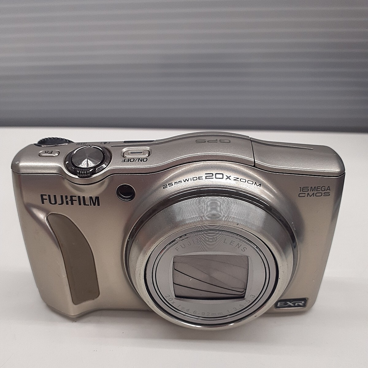 【ジャンク品】FUJIFILM フジフィルム コンパクトデジタルカメラ FinePix F770EXR 充電器付き　み_画像2