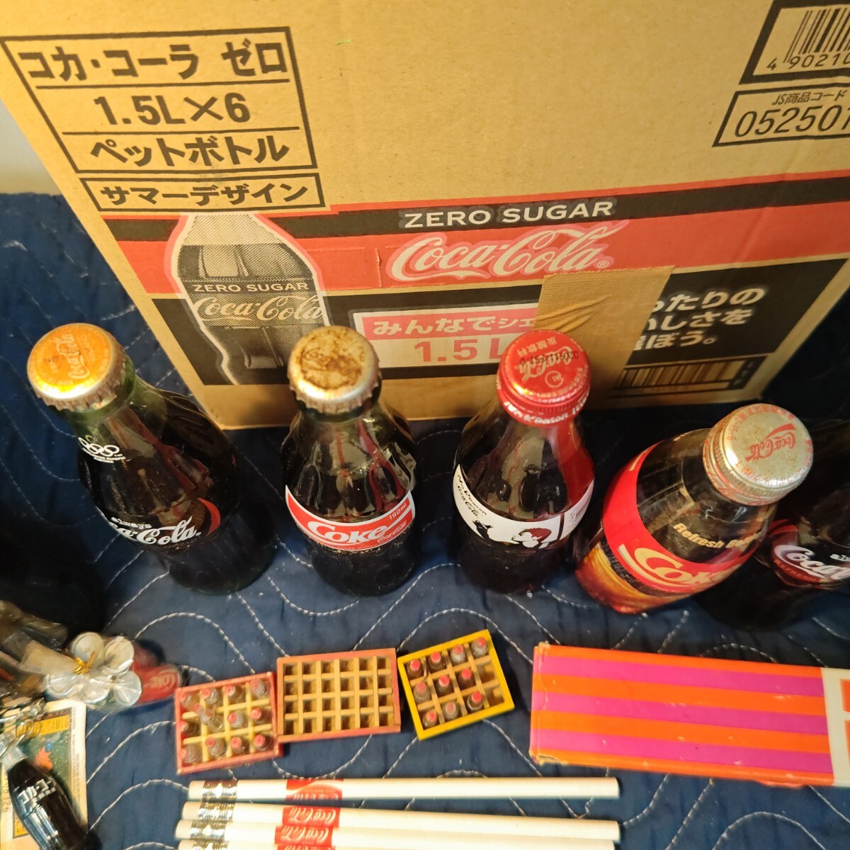 未開栓 昭和レトロ コカ・コーラ/coca-cola 1リットル瓶 中身入り 1000ml 当時物 アンティーク ガラスボトル コーラグッズまとめて　み_画像10