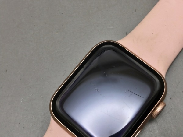 アップル 腕時計 Apple Watch Series4 GPSモデル 40mm MU682J/A ゴールドアルミニウム/ピンクサンドの画像9