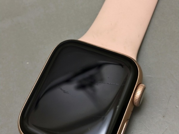 アップル 腕時計 Apple Watch Series4 GPSモデル 40mm MU682J/A ゴールドアルミニウム/ピンクサンドの画像7