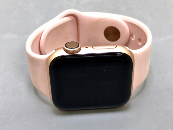 アップル 腕時計 Apple Watch Series4 GPSモデル 40mm MU682J/A ゴールドアルミニウム/ピンクサンドの画像2