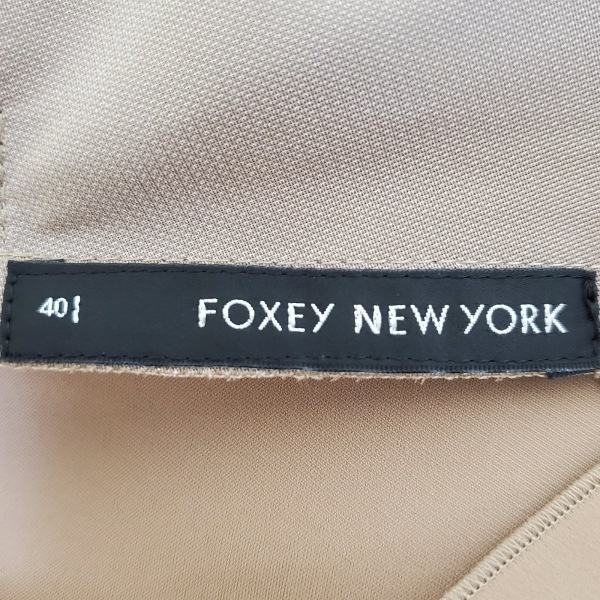 フォクシーニューヨーク FOXEY NEW YORK サイズ40 M - ベージュ レディース ノースリーブ/ミニ ワンピース_画像3