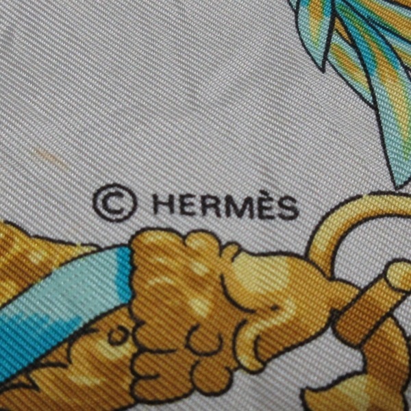 エルメス HERMES カレ90 ライトブルー×ダークイエロー×マルチ HOMMAGE A CHARLES GARNIER ARCHITECTE DE L'OPERA DE PARIS スカーフ_画像2
