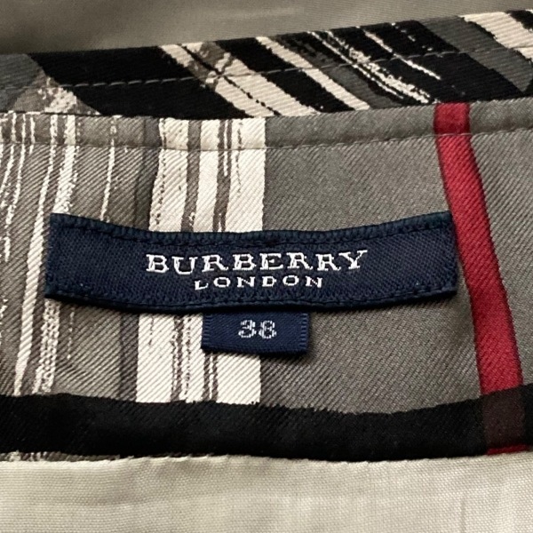 バーバリーロンドン Burberry LONDON スカート サイズ38 L - グレー×黒×レッド レディース ひざ丈/チェック柄 ボトムス_画像3