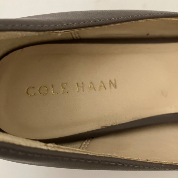 コールハーン COLE HAAN パンプス - レザー グレーベージュ レディース 靴_画像5
