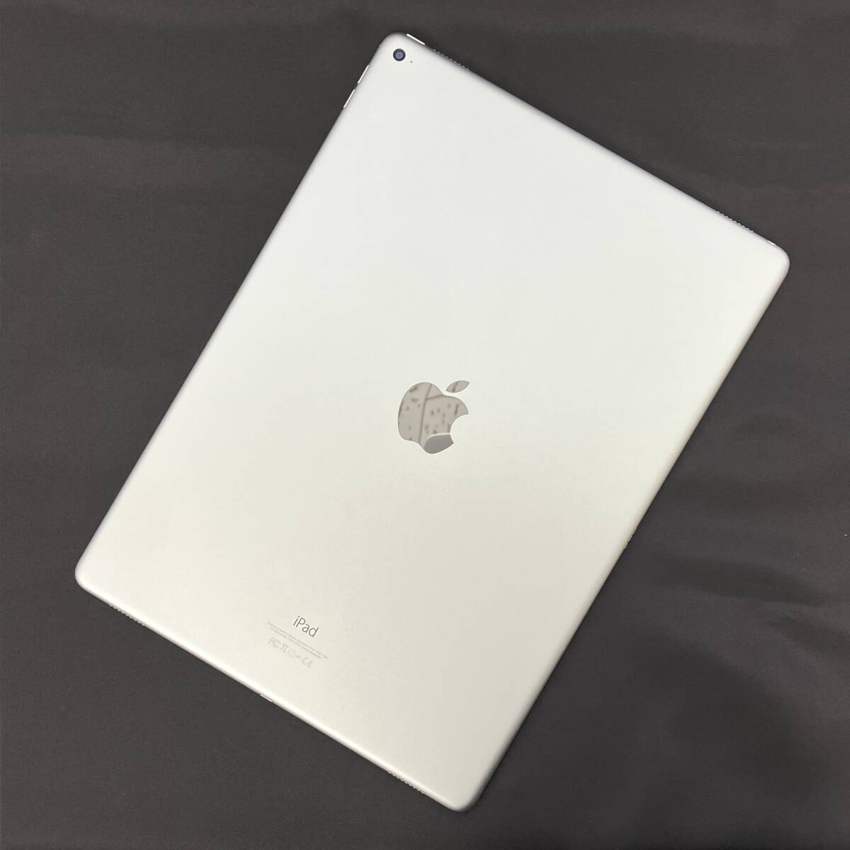 【中古 ジャンク品】iPad Pro 12.9インチ 第1世代 Wi-Fiモデル 256GB シルバー ML0U2J/A_画像2