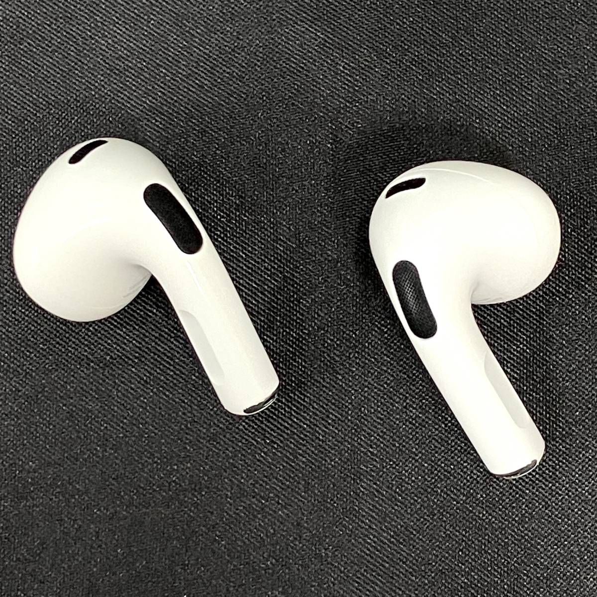 【中古】Apple AirPods 第3世代 MagSafe充電ケース ホワイト MME73J/A ワイヤレスイヤフォン_画像7