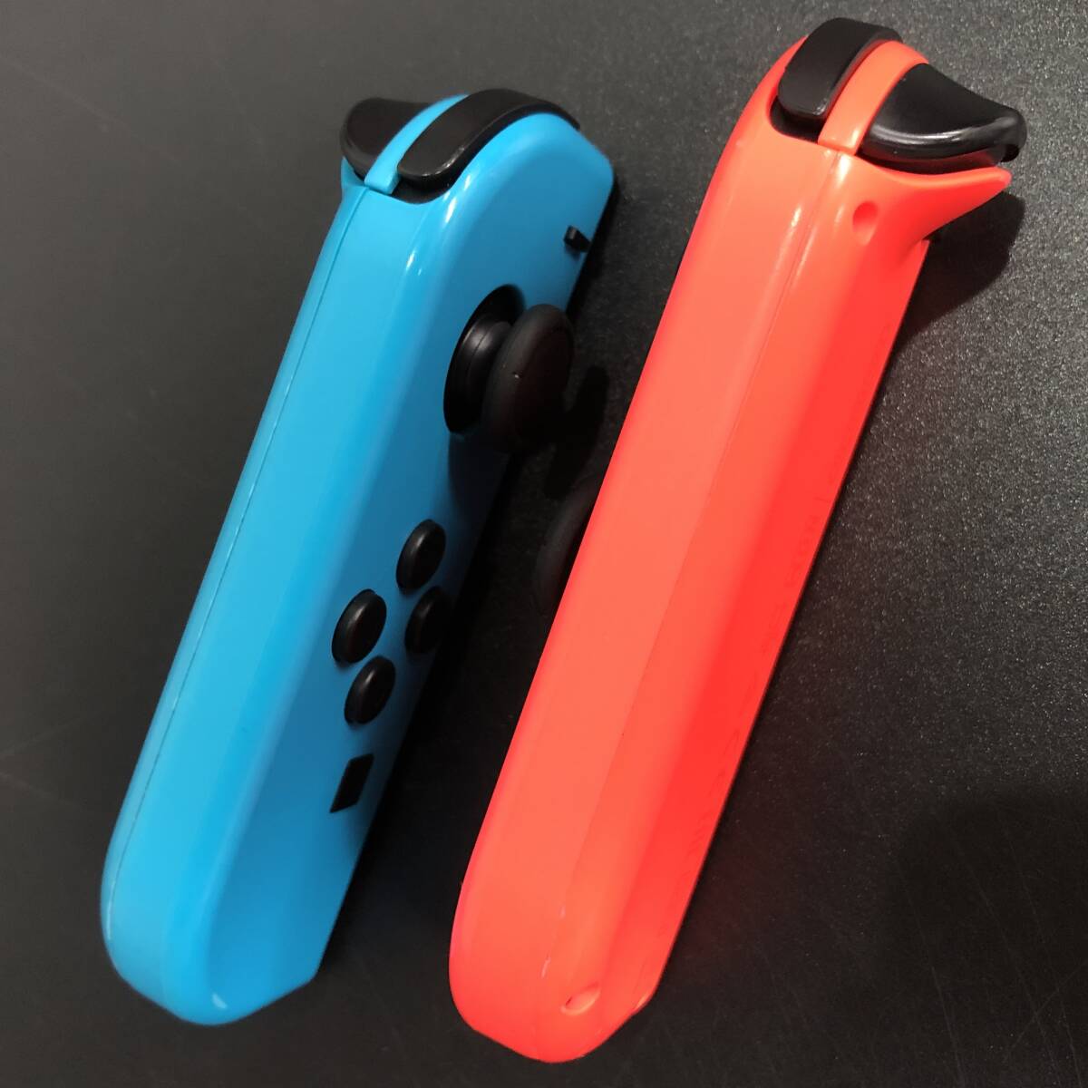 【中古美品】任天堂 Joy-Con ネオンレッド(R) ネオンブルー(L) Switch用コントローラ_画像5