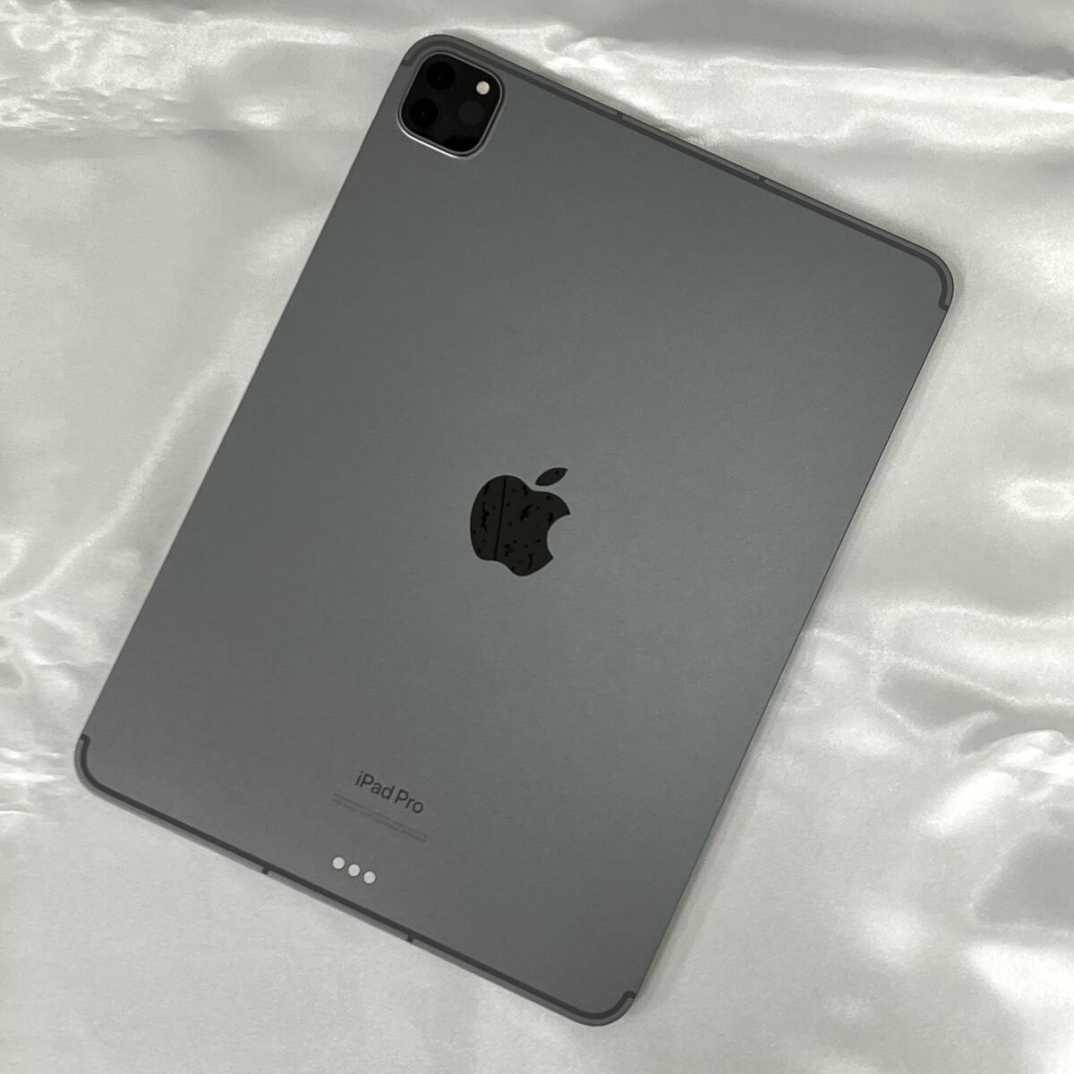 【中古 美品】iPad Pro 11インチ 第4世代 Wi-Fi+Cellularモデル 128GB スペースグレイ MNYC3J/A バッテリー最大容量100% 2022年モデル Pro4_画像2