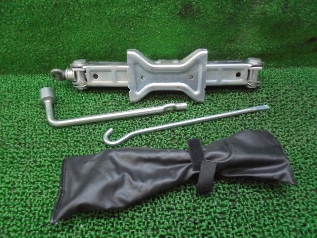 9FC1189 BG6)) Nissan Serena FC26/FNC26 previous term model Highway Star original jack set . load amount 1100kg