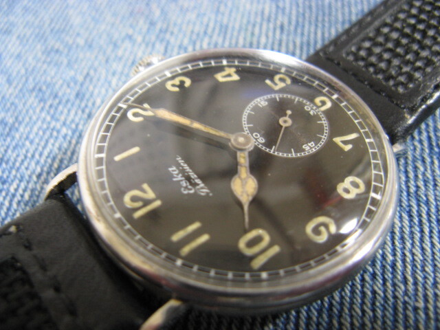 1940年代 Eska エスカ ブラックダイヤル 34.8mm ミリタリー スイス製アンティーク手巻腕時計 稼働希少品 注油済み _画像4