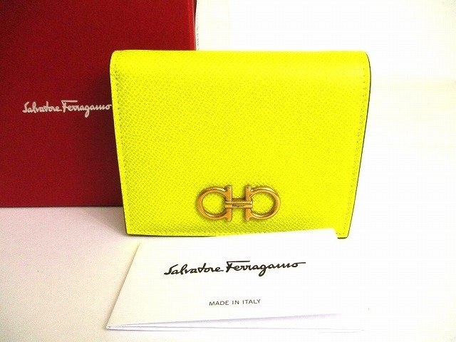 【展示保管品】　サルバトーレ フェラガモ Salvatore Ferragamo ガンチーニ レザー ゴールド金具 コンパクト財布 ミニウォレット