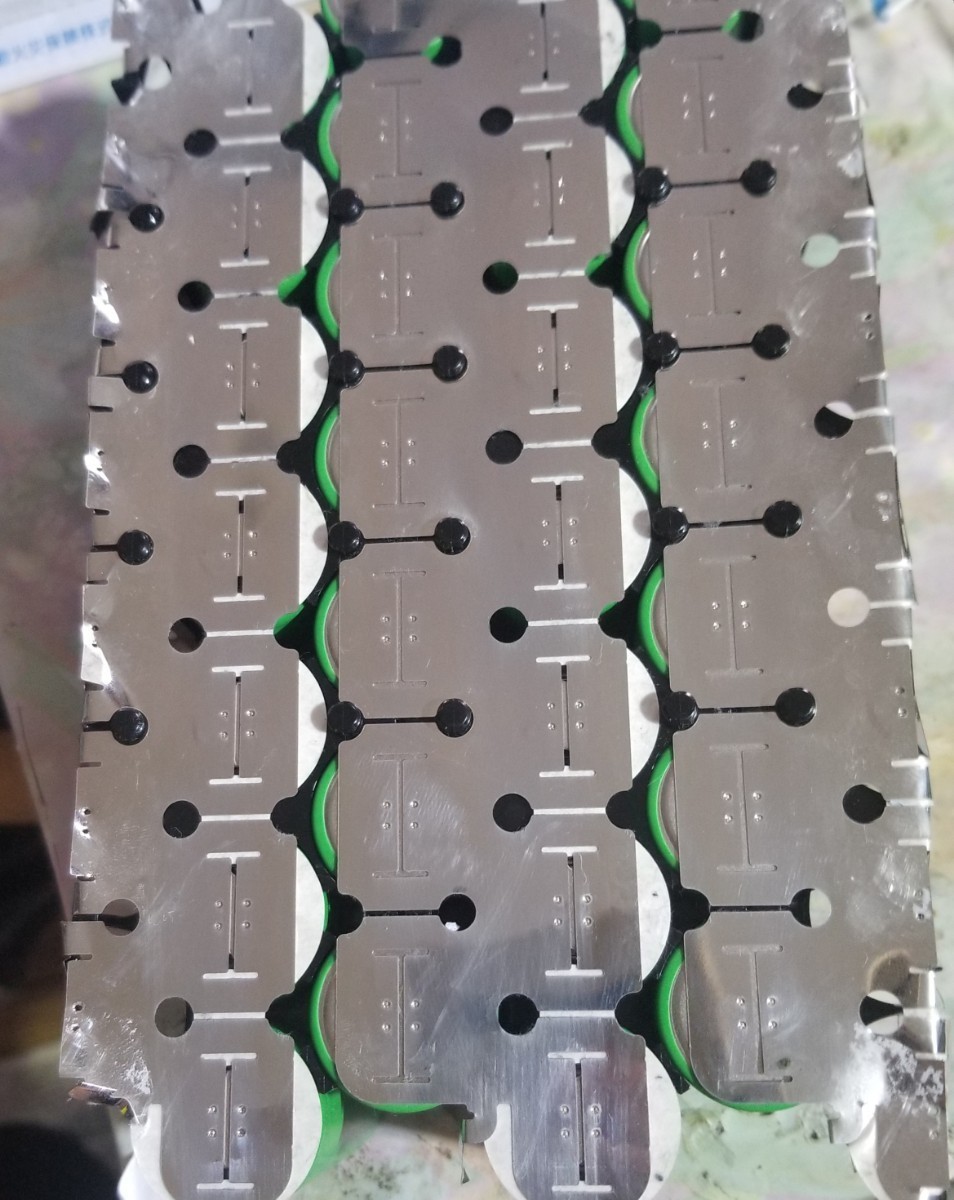 新品同等 リン酸鉄リチウムイオンバッテリー LiFePo4 26650 3.2v 3000mAh 村田製作所 安心の日本製 ４直列7並列 合計28本 １２v仕様の画像7