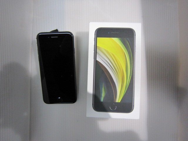 ●Apple iPhone SE (第2世代) 64GB ブラック SIMロックあり ソフトバンク 残債なし(0227AT)8AM-1
