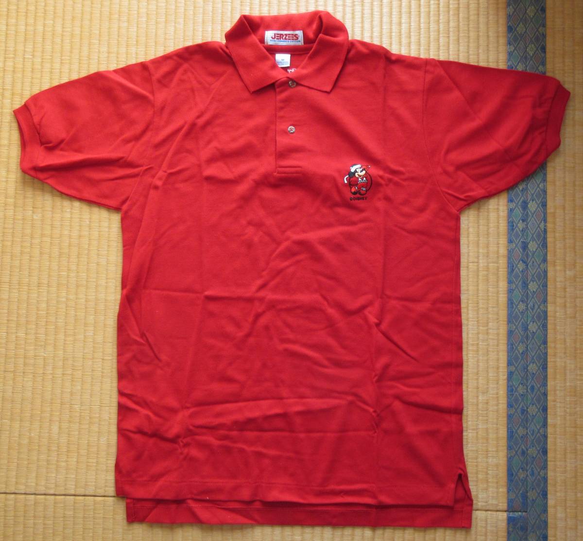 【未使用】ミッキーマウス（Mickey Mouse） ゴルフポーズの半袖ポロシャツ Mサイズ（ディズニーランドキャラクター）_画像3