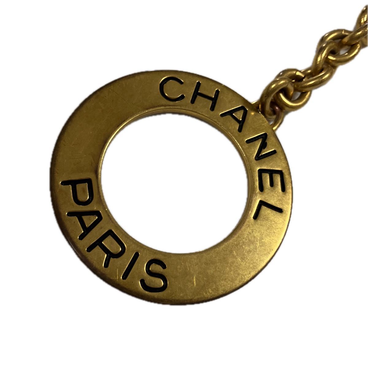 CHANEL ヴィンテージ　ゴールド　サークル　キーホルダー　キーリング　ロゴ　paris チャーム　丸型