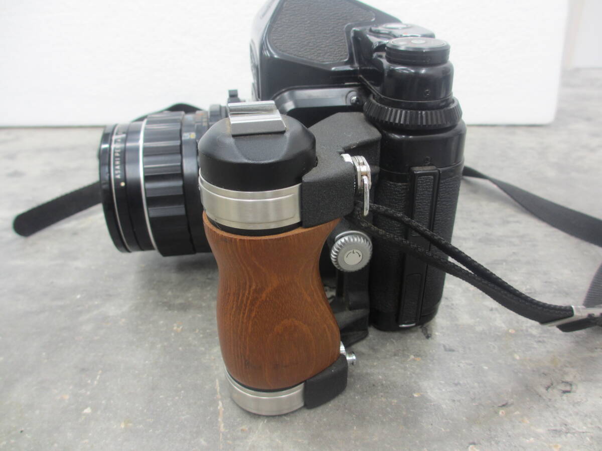 ASAHI PENTAX/アサヒ ペンタックス/6×7 カメラ/TAKUMAR/6×7 1：2.4/105 レンズ付き/木製グリップ付き/ジャンクの画像2