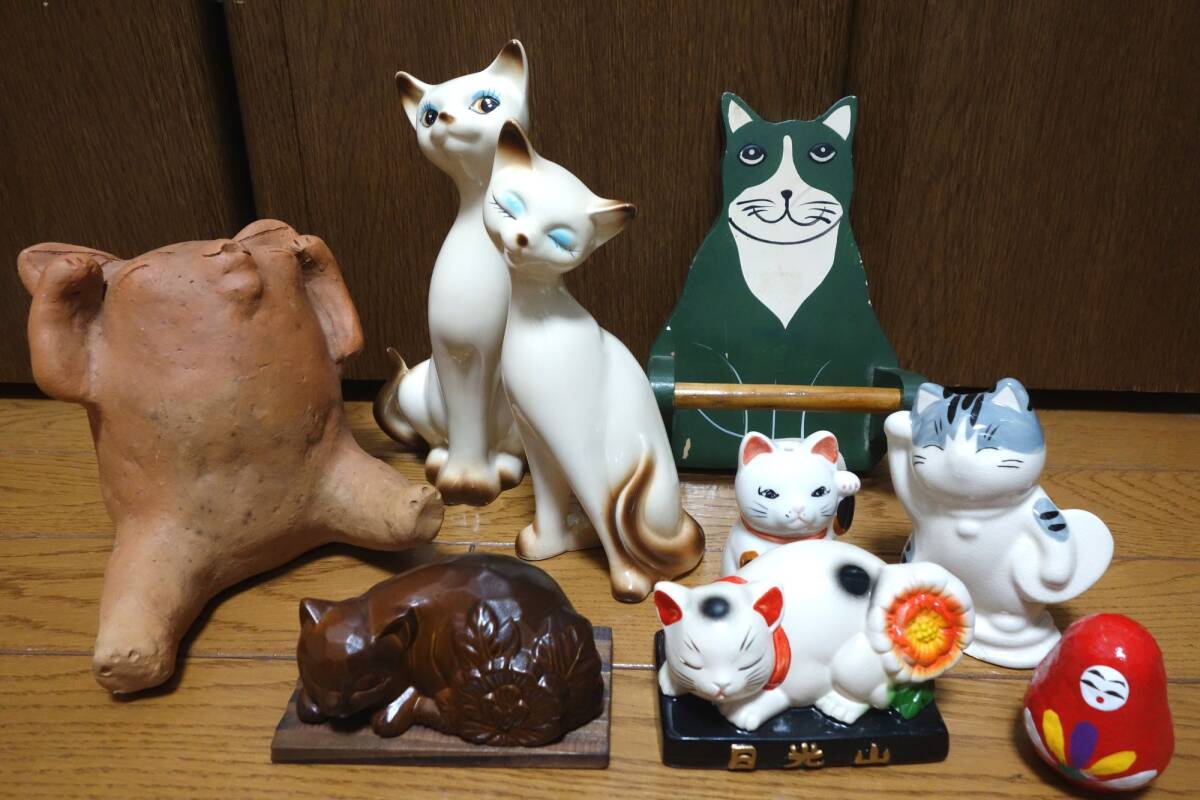 昭和レトロ　招き猫、眠り猫、猫のフィギュア等、まとめて出品！　陶器、瀬戸ノベルティ、壁掛け_画像1