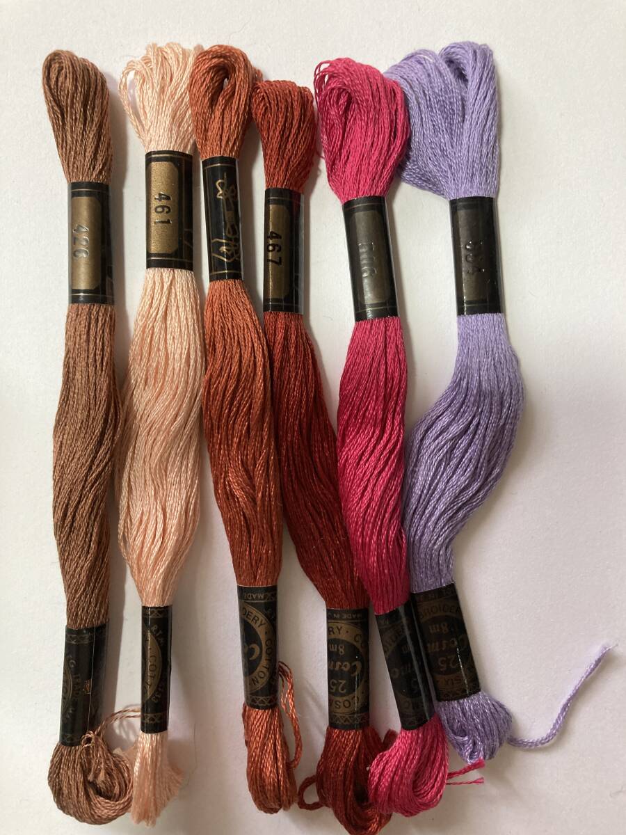 刺繍糸 10色セット ラメ糸3種類(赤・金・銀)銀は未使用+刺繍 刺繍糸 10色セット ラメ糸3種類(赤・金・銀)銀は未使用+刺繍