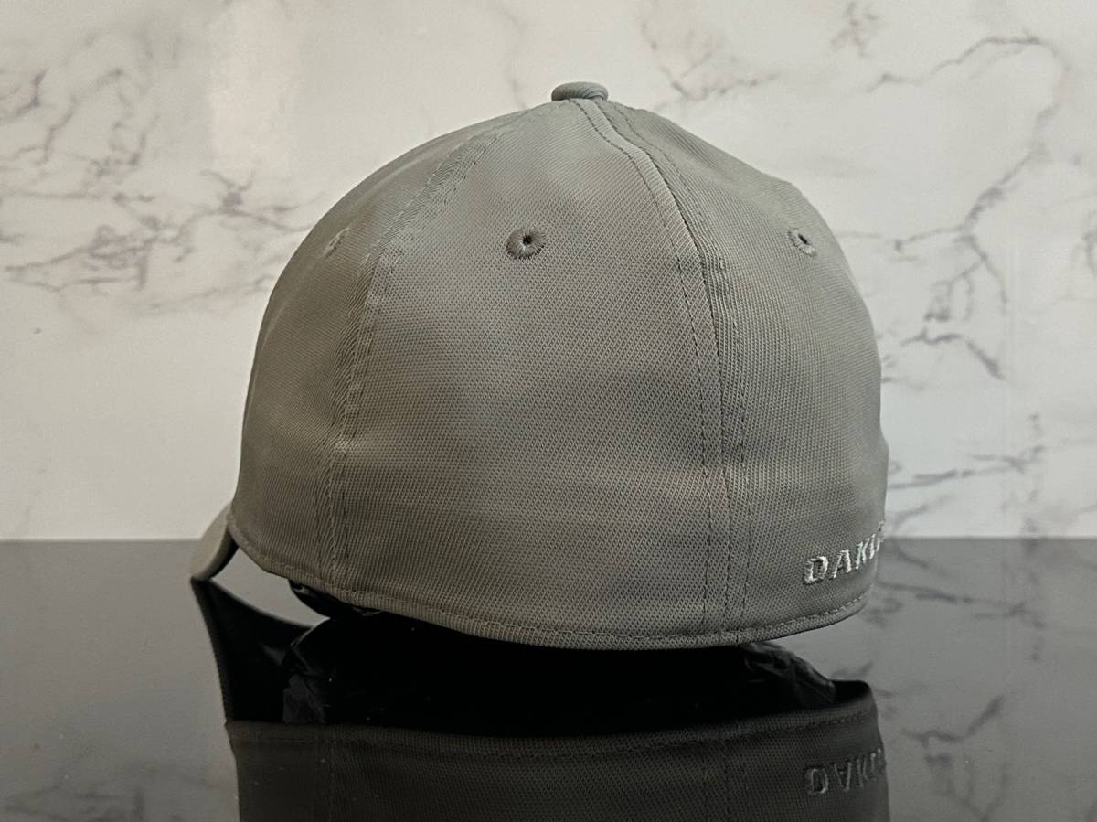 【未使用品】65D 上品★OAKLEYオークリー キャップ 帽子 CAP 上品で高級感のあるグレーの伸縮素材にメタル製ロゴ《伸縮前55㎝～57㎝位迄》_画像6